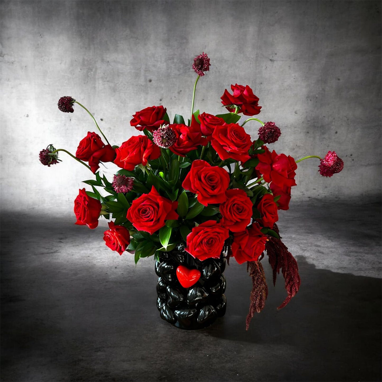 The Shadow Pulse Vase 🖤
